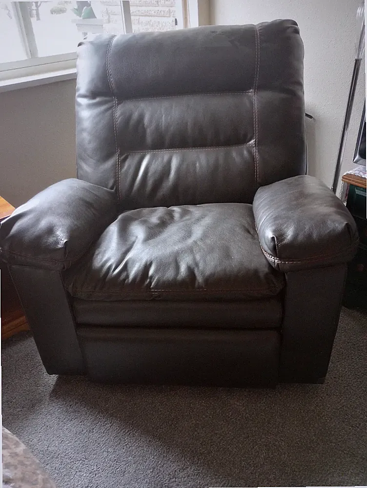 Leather recliner/rocking chair preowned LOCAL PICKUP ONLY
