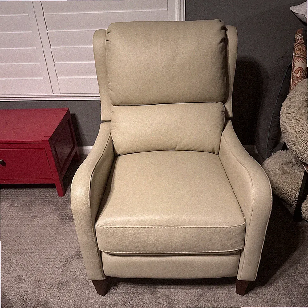 Recliner chair(Two chairs available)
